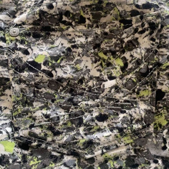 EUC Vera Wang Simply Vera Patterned Ankle Jeans GRAYS/LIME/IVORY US10 - Picture 7 of 11